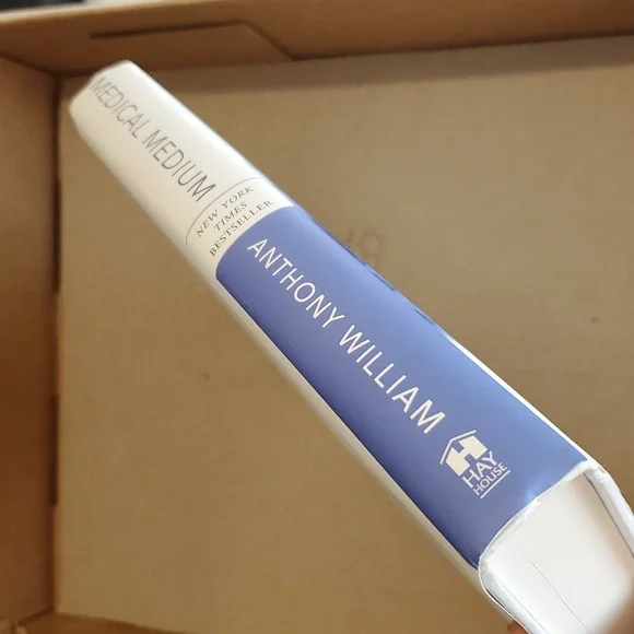 ☤ Medical Medium: Secrets Behind Chronic and Mystery Illness 📚 - Picture 3 of 12